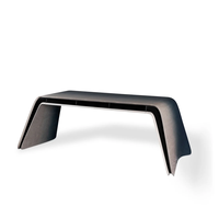 Bureau d'écriture minimaliste en bois avec structure incurvée intégrée, finition noire, bureau de designer pour bureau à domicile de luxe