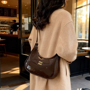 Nouveau sac vintage en forme de croissant pour femme, texture premium, élégant et polyvalent, sac à bandoulière, sac à main tendance en forme de dumpling - Product Image 3