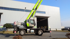 Cần Cẩu Địa Hình Gồ Ghề 30 Tấn ZOOMLION ZRT300 - Product Image 4