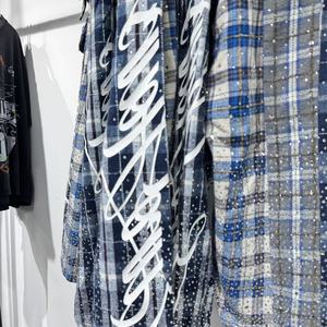 Camicia in Flanella da Uomo Personalizzata con Maniche Lunghe, Design con Inserti, Stampa Serigrafica, Strass Lucidi e Logo in Metallo Personalizzato - Product Image 3