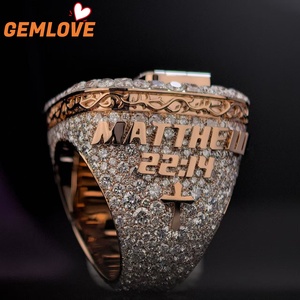 แหวนเพชรทองคำ 18K สำหรับผู้ชาย GEMLOVE แหวนชุบทองคำสีกุหลาบ ประดับตัวอักษร เครื่องประดับฮิปฮอป - Product Image 3