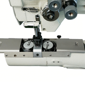Máquina de coser industrial de doble aguja con gancho grande y cama cilíndrica para coser cadenas, ideal para forrar equipaje y cojines de asientos de coche. - Product Image 3