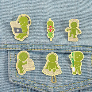 لماذا أنا عارية مضحك Smiski المينا دبوس الكرتون الأخضر دمية بروش مجوهرات هدية للأصدقاء بالجملة - Product Image 1