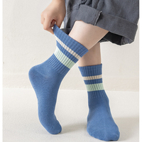 Chaussettes de yoga à motif léopard de haute qualité avec texte brodé, design personnalisé, antidérapantes pour femmes et jeunes, idéales pour le Pilates