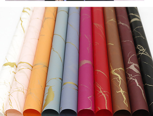 Hengcool-Papel <span class=keywords><strong>de</strong></span> envoltura <span class=keywords><strong>de</strong></span> flores <span class=keywords><strong>de</strong></span> mármol dorado, 58x58cm - Product Image 6