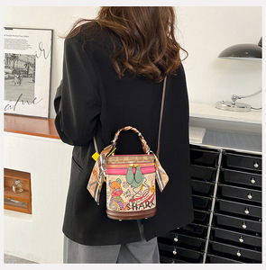 <strong>Hot</strong> Sell <strong>pink</strong> Little Bear Pu Leather Personality Graffiti Handbag Bucket <strong>Bag</strong> and Purse with Scarves - Product Image 2