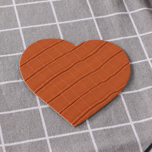 Sous-verre en cuir PU en forme de cœur, motif crocodile, durable et isolant, pour café et restaurant - Product Image 3