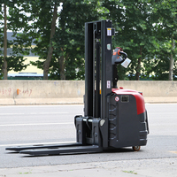 Chariot élévateur électrique à mât télescopique 3m~6m 1,5 Tonne/2 Tonnes/3000kg Certifié CE Classe 2-3 Capacité de charge personnalisable