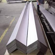 Flashings d'angle robustes de qualité supérieure à 90 degrés, en acier coloré durable pour toitures et bardages, design moderne, durable sur le marché américain - Product Image 2