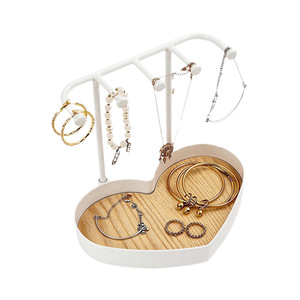 Support à bijoux en forme de cœur, organisateur de colliers, bracelets et boucles d'oreilles, plateau de rangement avec base en bois pour l'affichage des bijoux - Product Image 2