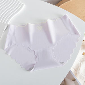 Lichtgewicht Zoete Naadloze Liefde Ijs Zijde Ondergoed Comfortabel Ademend Mid-Rise Vrouwen Driehoek Slipje - Product Image 5