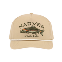 Gorra de Pesca Personalizada de 5 Paneles con Cordón, Tejido Micro Pique de Alto Rendimiento, Color Caqui Claro, Bordado Plano, Estructurada, Visera Curva, Cierre a Presión