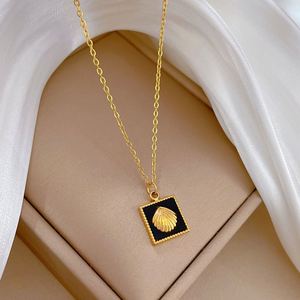 Wholesale Titanium Steel Necklace Hot Sale Fashion Gold <b>Chain</b> Choker Necklace Trendy Stylish Square Shell Necklace for Women - Product Image 4