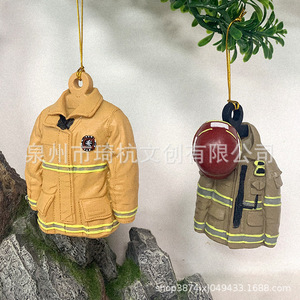 Décoration murale de Noël Qi Hang en forme de combinaison de pompier, cadeau pour le salon - Product Image 1