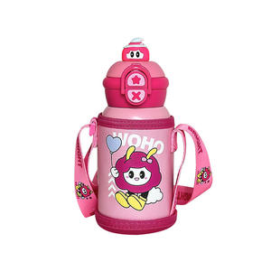 Bouteille d'eau isotherme rose Rich Kids avec paille double pour l'école et les élèves de maternelle - Product Image 4