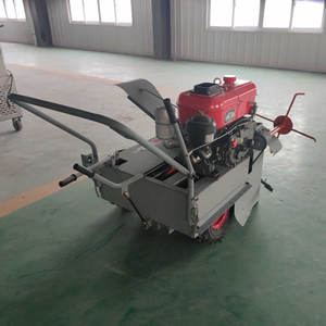 Retourneur de compost diesel compact autopropulsé pour la préparation du substrat dans les petites exploitations de culture de champignons - Product Image 1