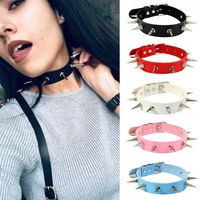 Collier en cuir PU clouté pour femme, style boîte de nuit, avec collier créatif à épines et chaîne de clavicule, très populaire 2026