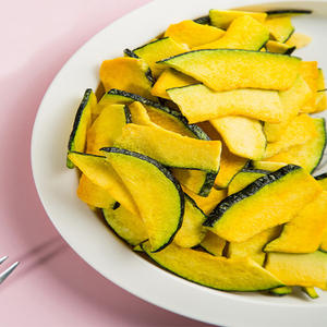 Chips de citrouille séchées croustillantes de qualité cultivées en serre biologiques prêtes à manger en gros avec <span class=keywords><strong>douceur</strong></span> naturelle - Product Image 4