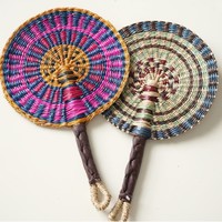 Éventail rond en paille naturelle tissé à la main avec poignée en cuir et boucle de suspension, pour rafraîchissement estival, décoration murale, cadeau de mariage