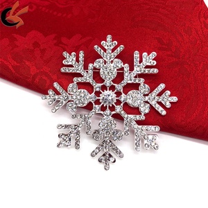 Décoration de Boîte Cadeau de Noël, Grandes Flocons de Neige de 3 Pouces, Cristaux de Verre Transparents, Broches en Strass - Product Image 1
