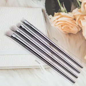 High Quality 7-Piece Lavender Essential Makeup Brush Set With Purple Metallic Plastic Handle For Face Application