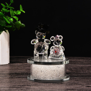 ตุ๊กตาหมีคริสตัลตกแต่งรถยนต์ K9 สีขาว ของตกแต่งคอนโซลรถยนต์ พร้อมฐานใส่ขวดน้ำหอม - Product Image 2