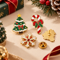 Broche personnalisée en émail rigide en alliage de zinc, motif renne de Noël, vente en gros, cadeau promotionnel de fin d'année