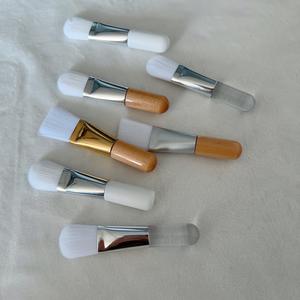 Pennello Vegano per Fondotinta Liquido con Manico in Legno, Pennelli Sintetici per Maschera di Argilla e Trucco Viso - Product Image 4