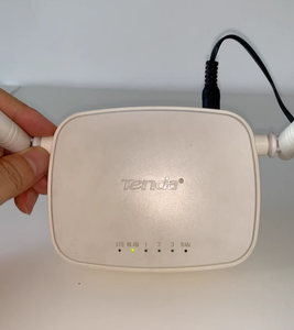 <span class=keywords><strong>Tenda</strong></span> N301 usato Router <span class=keywords><strong>WiFi</strong></span> <span class=keywords><strong>Modem</strong></span> 300Mbps 2.4Ghz 5Dbi Wireless Router domestico ONT per FTTP/FTTH/FTTB/FTTB/FTTX con 1 anno di garanzia - Product Image 1