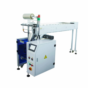 Machine d'emballage manuelle verticale à comptage, avec chaîne d'alimentation, type godet, pour scellage de sacs de matériel - Product Image 3