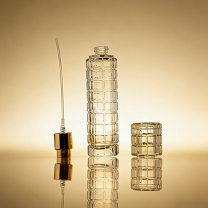 Flacon de parfum élégant à vaporisation fine en <span class=keywords><strong>verre</strong></span> gaufré à carreaux 30ml 50ml, délai de livraison rapide, pour <span class=keywords><strong>achat</strong></span> en gros - Product Image 5