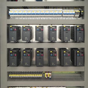 Tùy chỉnh biến tần tủ điều khiển không thấm nước Nút chuyển đổi nhôm và thép hộp phân phối bảng điều khiển - Product Image 3