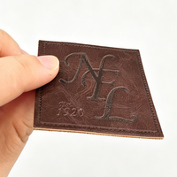 Étiquettes personnalisées en cuir PU écologique thermocollées pour vêtements, étiquettes pour jeans, accessoires de confection à coudre, vente en gros OEM, faible MOQ