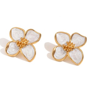 Pendientes de Concha de Flor en Oro de 18K, Joyería Personalizada de Moda, Pendientes de Acero Inoxidable para Mujer - Product Image 1