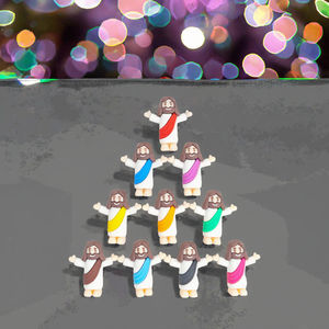 Mini figurines de Jésus en plastique en vrac jouets de Pâques avec le <span class=keywords><strong>message</strong></span> «Jésus t'aime» mains levées Images du petit Jésus - Product Image 3