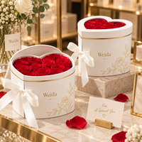 Scatola Regalo Rigida in Cartone con Finestra a Forma di Cuore, Fiocco in Nastro Dorato e Logo Personalizzato