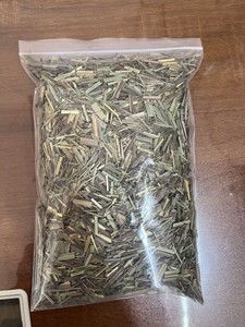 Hierba Limón Seca Natural en Trozos (Cymbopogon Citratus) a Granel al por Mayor para Sopa Tom Yum, Especia y Materia Prima - Product Image 2