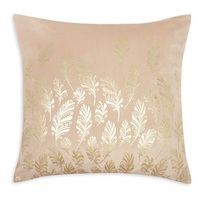 Fundas y cojines decorativos para almohadas diseñados para interiores de hogar acogedores con tacto suave, tela duradera y estilo limpio.