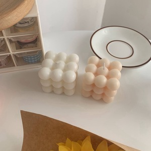 Vela Aromática Cubo Mágico Blanco 6x6x6cm, Aroma a Gardenia, Decoración para el Hogar - Product Image 2