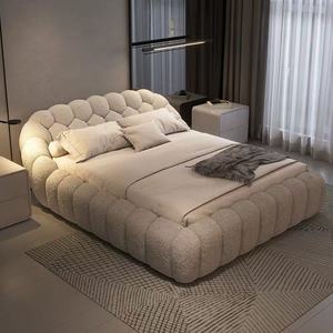 Cama King-Size Moderna Italiana Tapizada, Diseño Único de Espuma de Alta Densidad con Burbujas, Tela de Terciopelo Suave, Madera para Dormitorio - Product Image 5