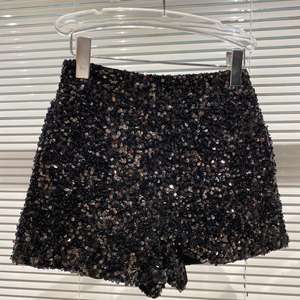 Nouvelle jupe courte à trois quarts pour femmes, style tendance, entièrement recouverte de strass brillants, fermeture éclair résistante, pour boîte de nuit - Product Image 5
