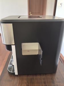 Elektrische Kleine Automatische Ijsmachine Machine Koelkast Met Water Dispenser Gemalen Ijs En Ijsbal <span class=keywords><strong>Maker</strong></span> Voor Gebotteld Water - Product Image 6