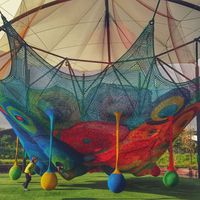 Filet d'escalade arc-en-ciel aire de jeux couleur arbre couleur grotte filet de corde d'escalade enfants filets d'escalade arc-en-ciel pour parc d'attractions intérieur