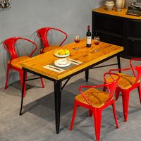 Mobilier commercial Chaise à cadre en fer Table en bois massif Ensemble de table à manger 4 places Ensembles de table et de chaise de café pour restaurant