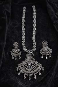 Conjunto de Collar Clásico Chapado en Plata con Circonita Cúbica: Collar y Pendientes de Estilo Indio, Joyería de Moda para Mujer - Product Image 3