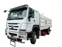 Camion balayeuse routière HOWO SINOTRUK 4x2, balayeuse haute pression pour routes urbaines et aéroports