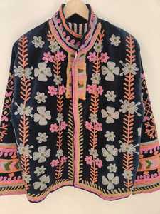 Chaqueta Bordada a Mano Suzani de Terciopelo Azul Marino Oscuro, Abrigo Hecho a Mano, Bata de Novia Estilo Boho, Chaqueta para Festivales, Regalo de Navidad - Product Image 3