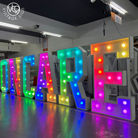 Lettres lumineuses LED RGB personnalisées de 4 pieds avec ampoules pour enseignes de magasins commerciaux