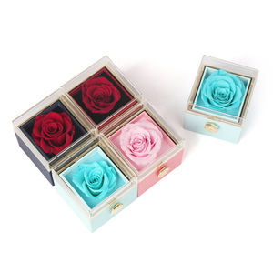 Qiuhan OEM/ODM caja de embalaje de joyería superficie giratoria con nunca se desvanecen flores rosas regalo de boda - Product Image 1