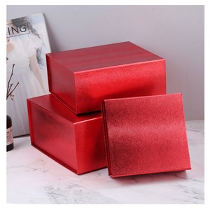 Boîte cadeau magnétique rouge haut <span class=keywords><strong>de</strong></span> gamme personnalisée avec doublure en éponge Boîte pliante en carton avec couvercle magnétique en relief - Product Image 4